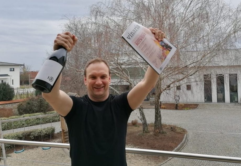 markus iro mit siegerwein pinot noir ried hochreit 2017 der vinaria verkostung österreichs beste rotweine